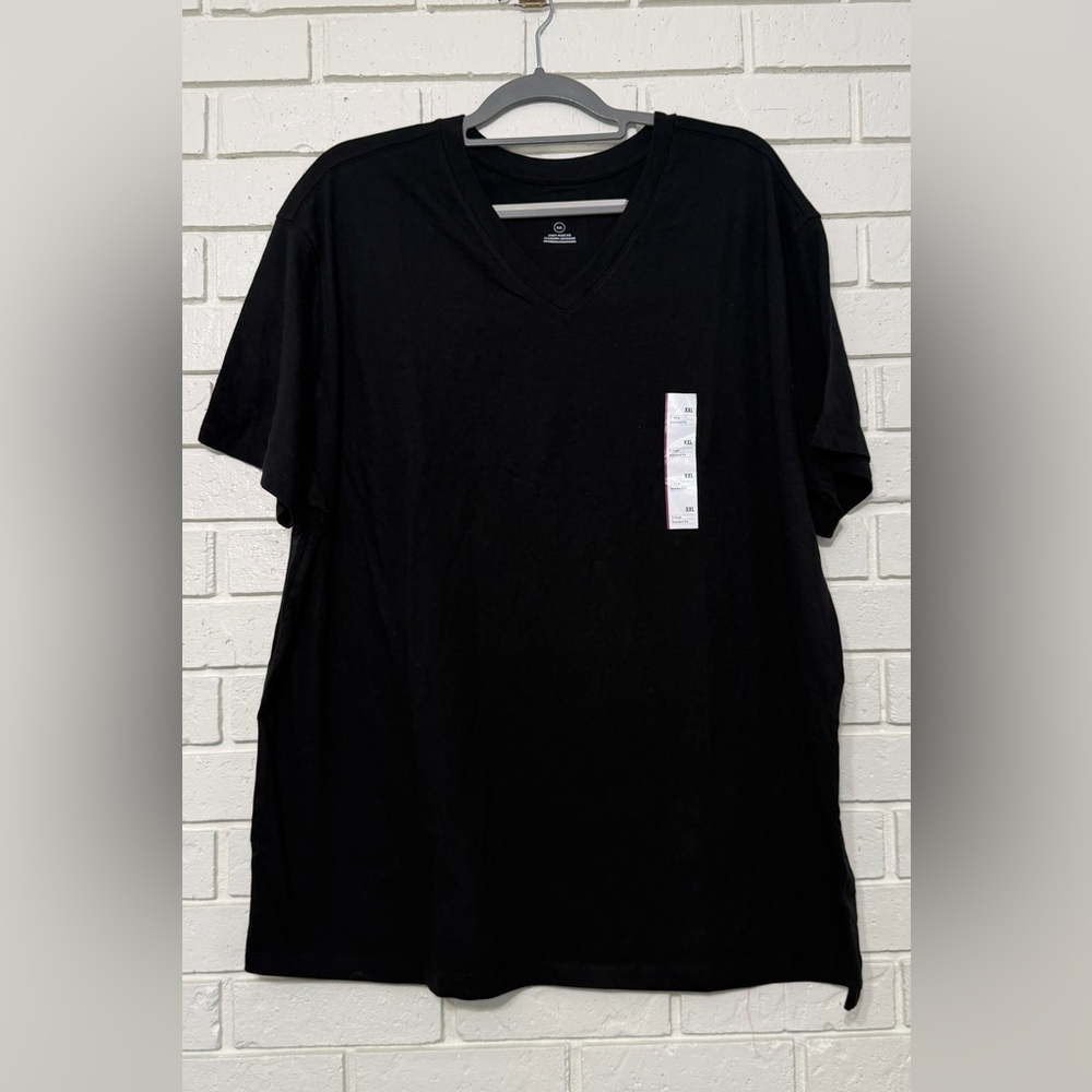Men’s Goodfellow Black V-neck tee. Size XXL. NWT